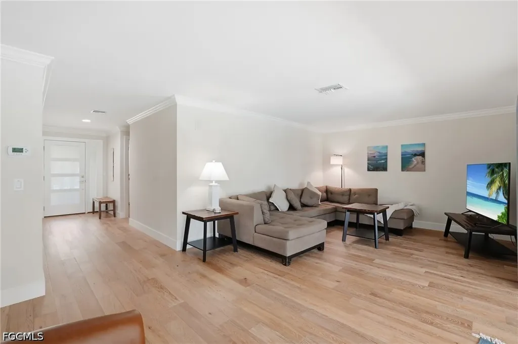 1590 Sandpiper Street Naples FL 34102