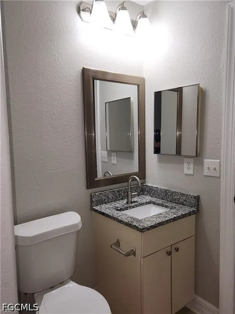 827 NE 23rd Terrace Cape Coral FL 33909