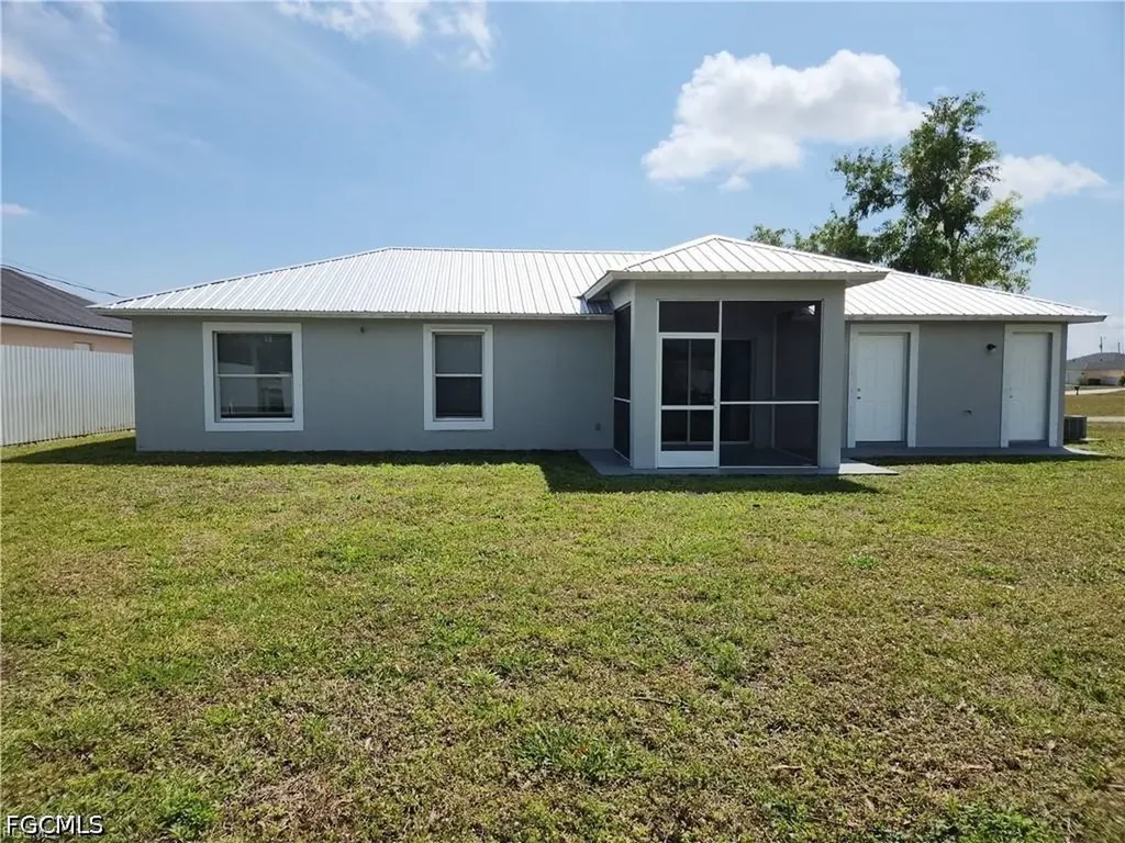 827 NE 23rd Terrace Cape Coral FL 33909