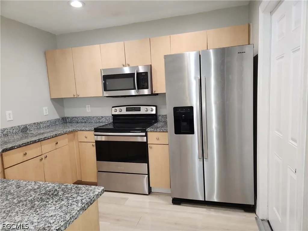 827 NE 23rd Terrace Cape Coral FL 33909