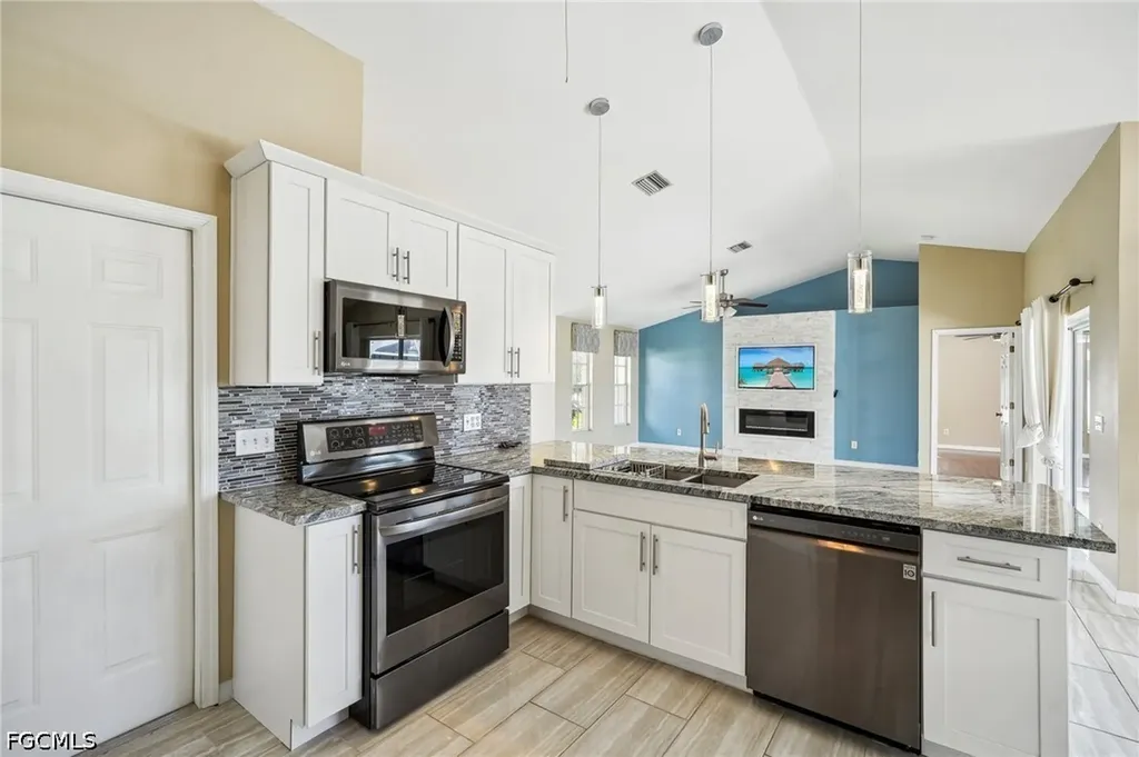 4346 SW 18th Place Cape Coral FL 33914