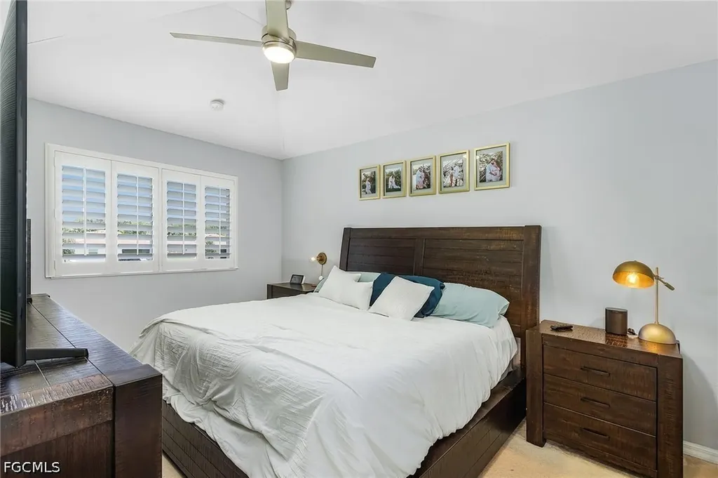 2427 Laurentina Lane Cape Coral FL 33909