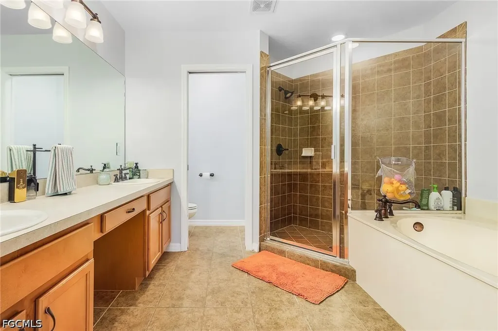 2427 Laurentina Lane Cape Coral FL 33909
