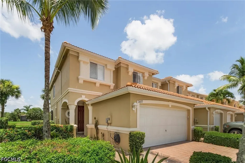 2427 Laurentina Lane Cape Coral FL 33909