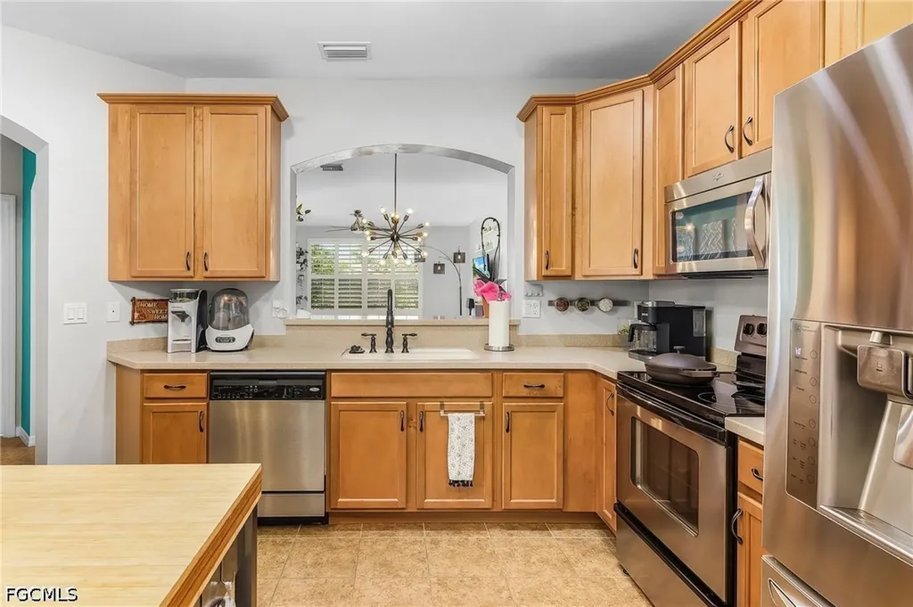 2427 Laurentina Lane Cape Coral FL 33909