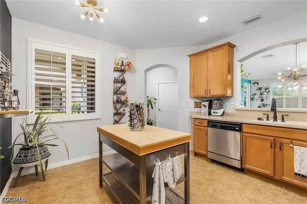 2427 Laurentina Lane Cape Coral FL 33909