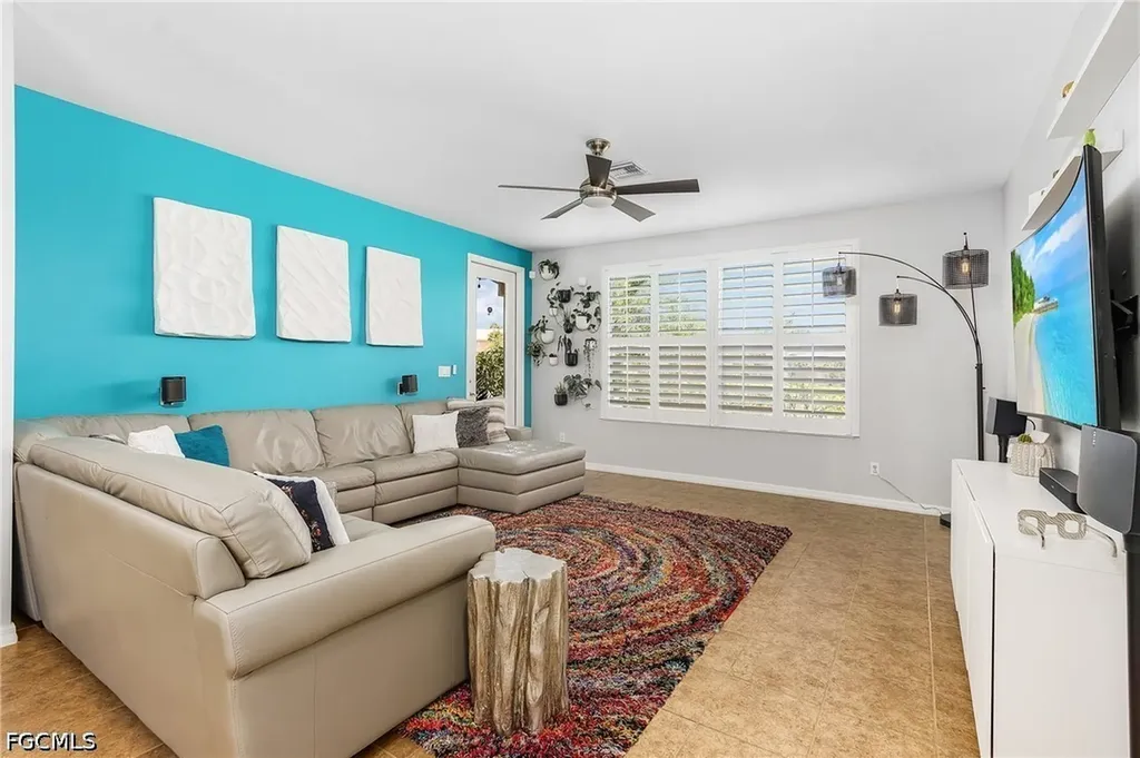 2427 Laurentina Lane Cape Coral FL 33909