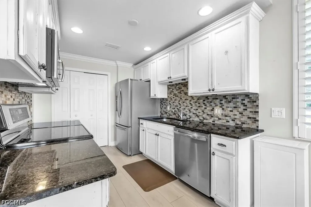 3000 Meandering Way Fort Myers FL 33905