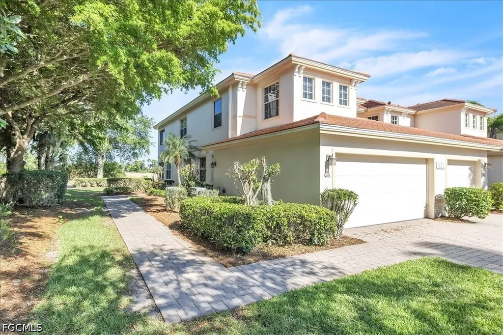 3000 Meandering Way Fort Myers FL 33905