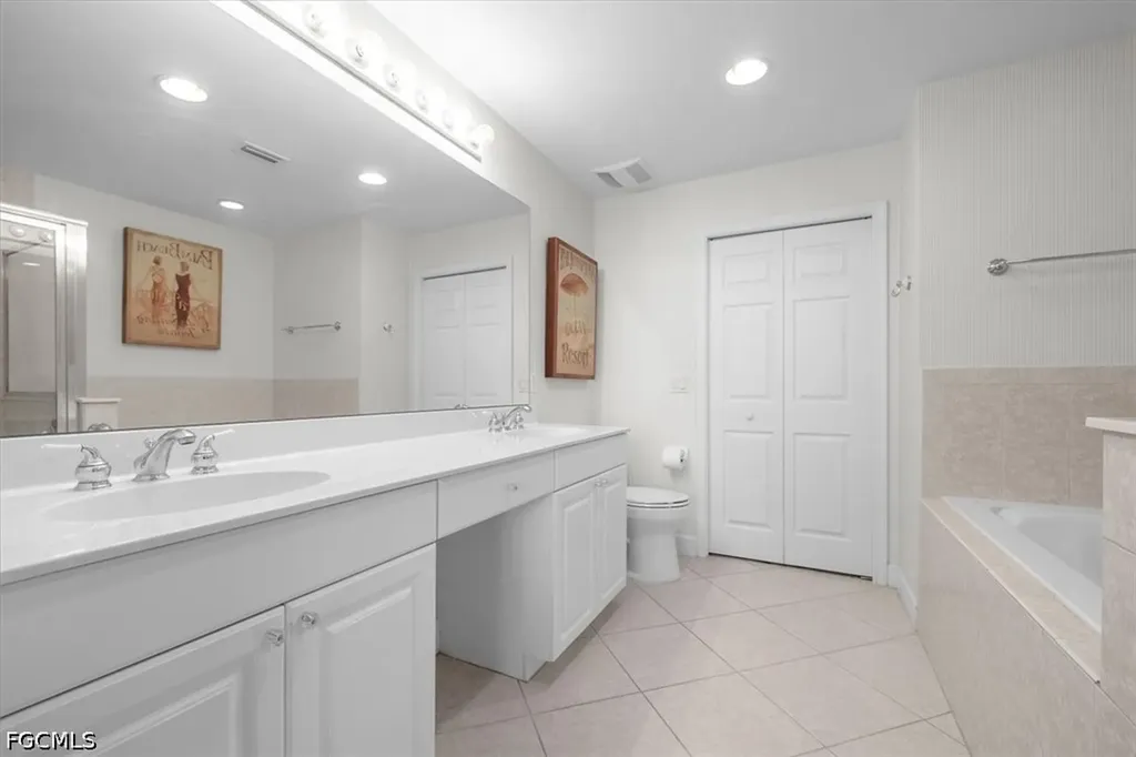 3000 Meandering Way Fort Myers FL 33905