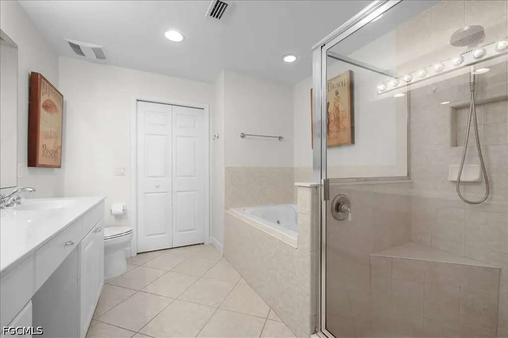 3000 Meandering Way Fort Myers FL 33905