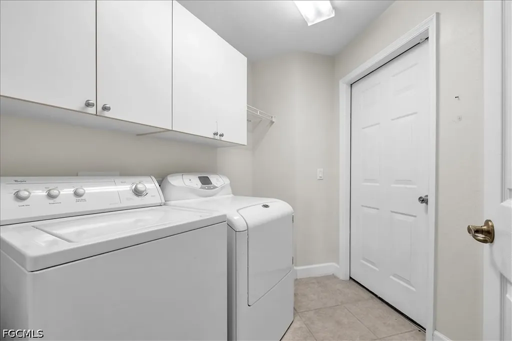3000 Meandering Way Fort Myers FL 33905