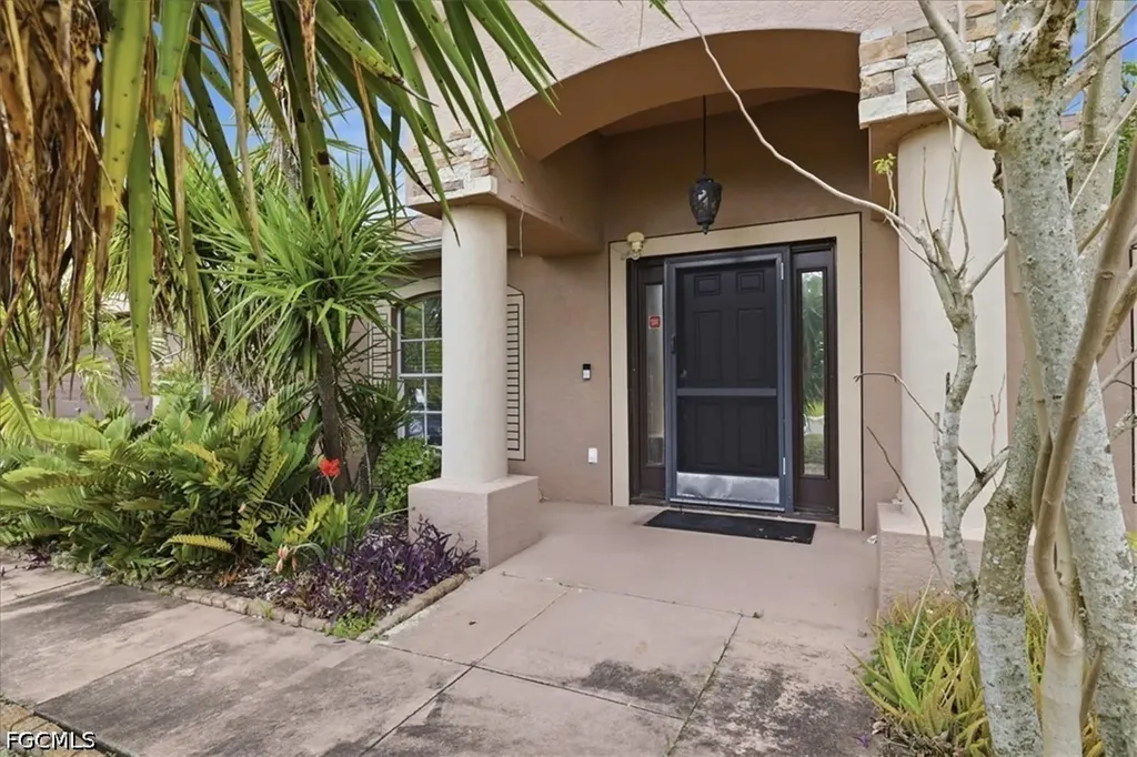 403 SW 28th Place Cape Coral FL 33991
