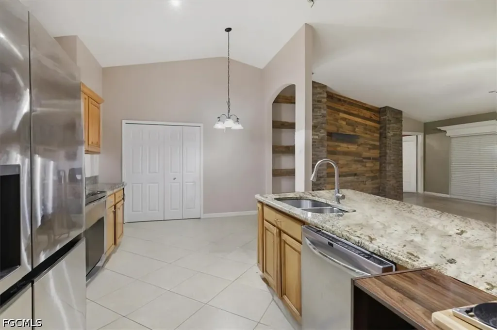 403 SW 28th Place Cape Coral FL 33991