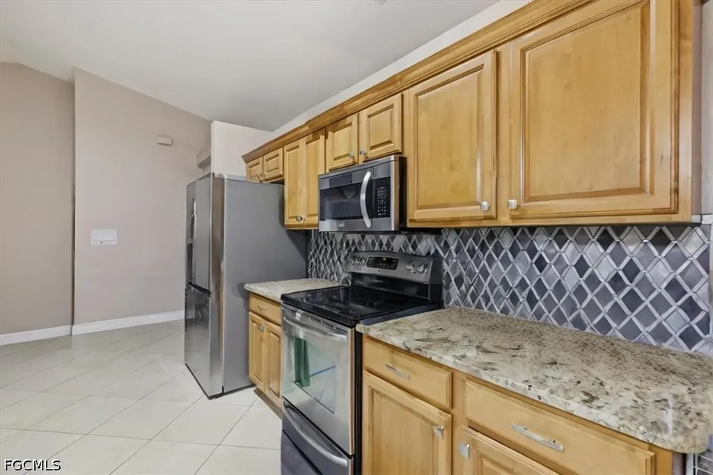 403 SW 28th Place Cape Coral FL 33991