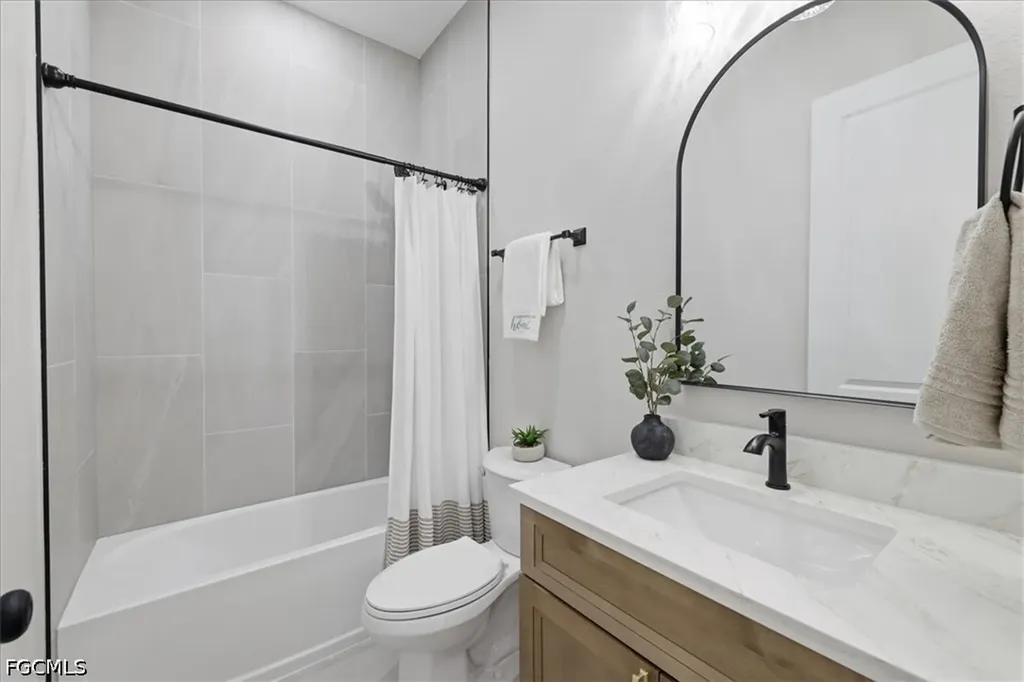 810 Sentinela Boulevard Lehigh Acres FL 33974