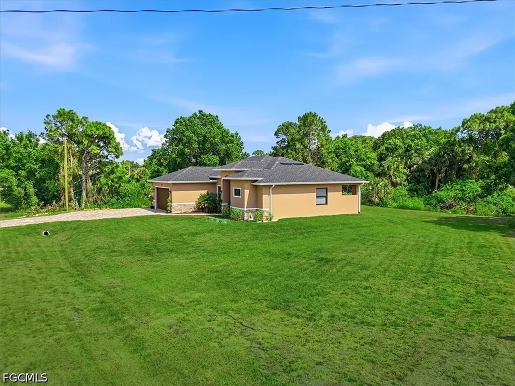 810 Sentinela Boulevard Lehigh Acres FL 33974