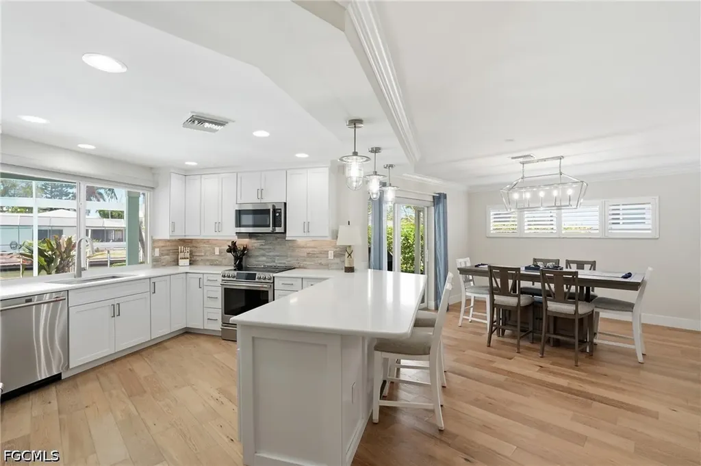 1590 Sandpiper Street Naples FL 34102