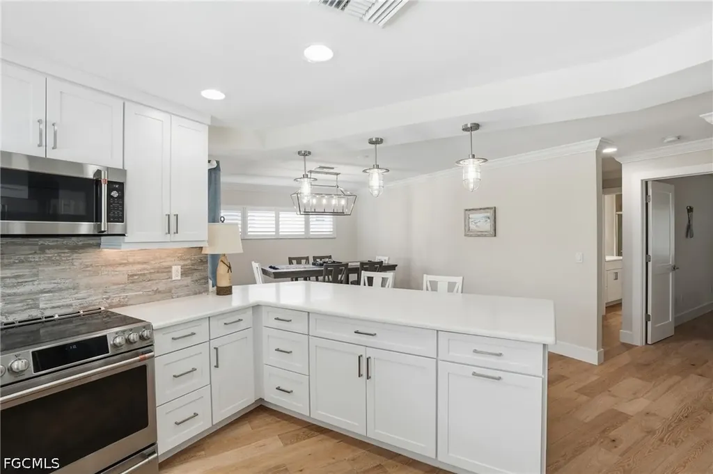 1590 Sandpiper Street Naples FL 34102
