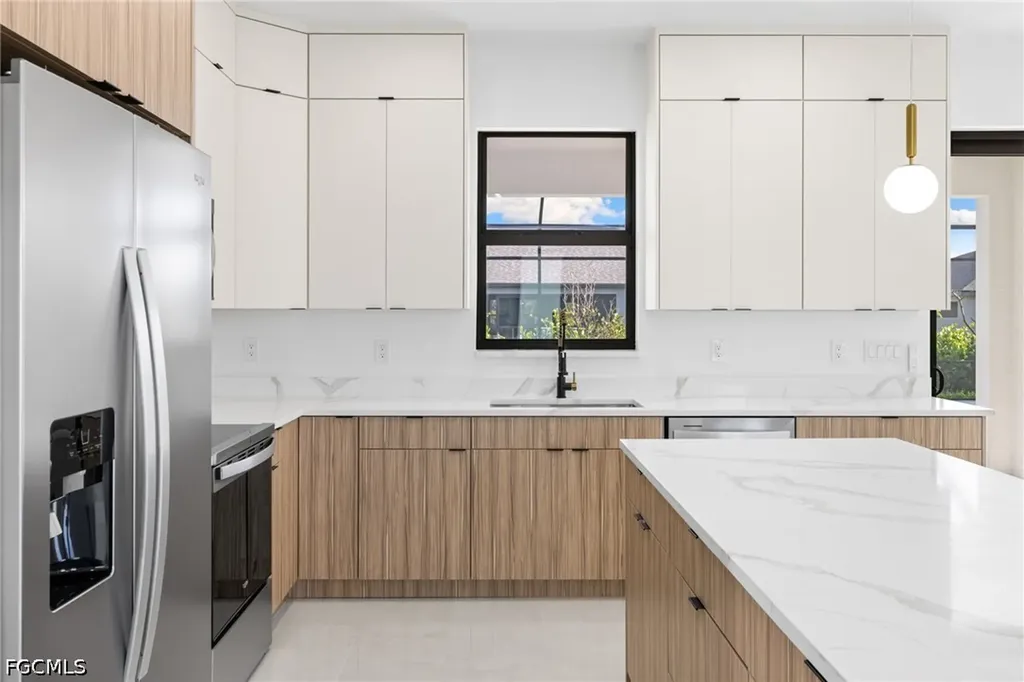2049 NW 4th Street Cape Coral FL 33993
