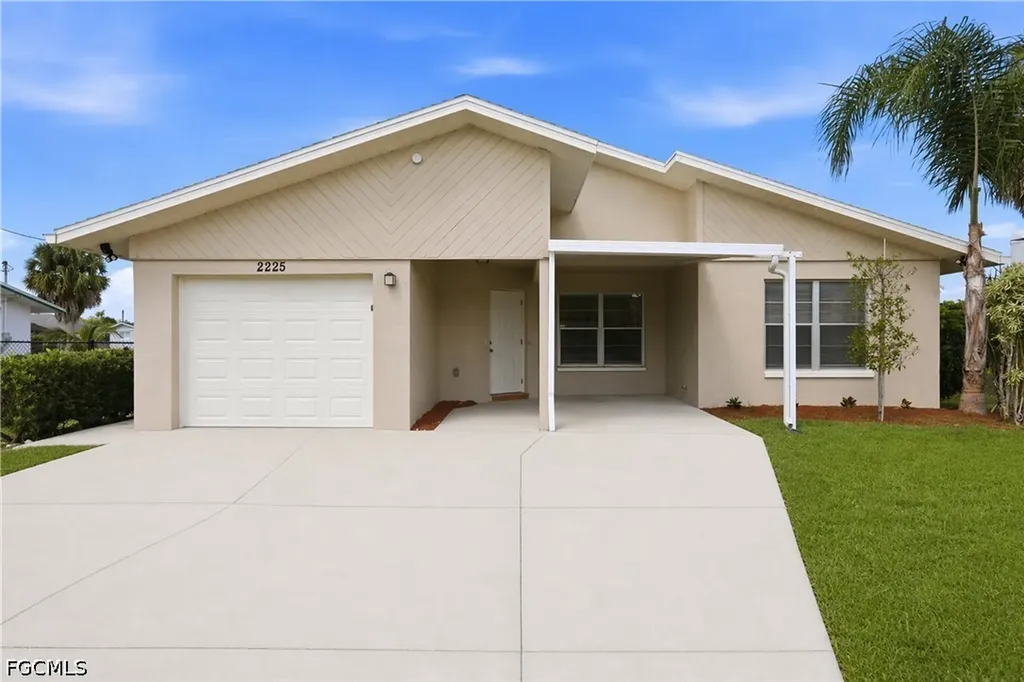 2225 Isle Of Pines Avenue Fort Myers FL 33905