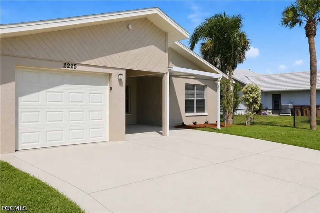 2225 Isle Of Pines Avenue Fort Myers FL 33905