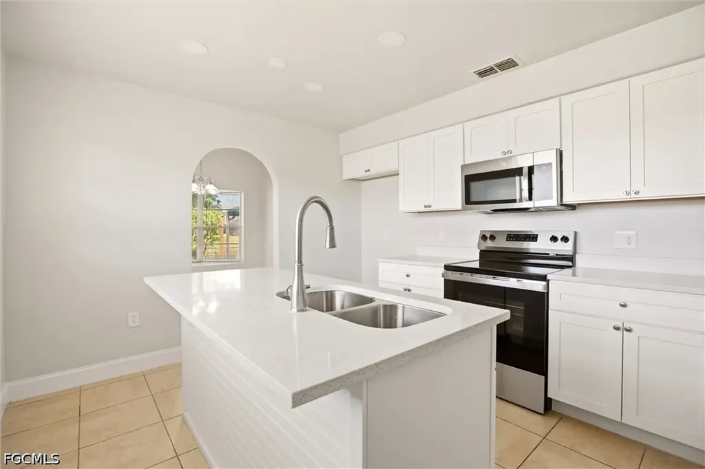 2225 Isle Of Pines Avenue Fort Myers FL 33905
