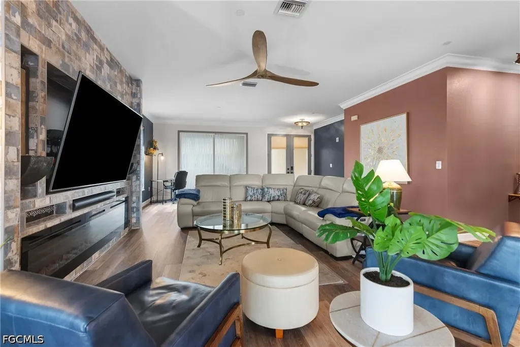 4235 SE 20th Place Cape Coral FL 33904