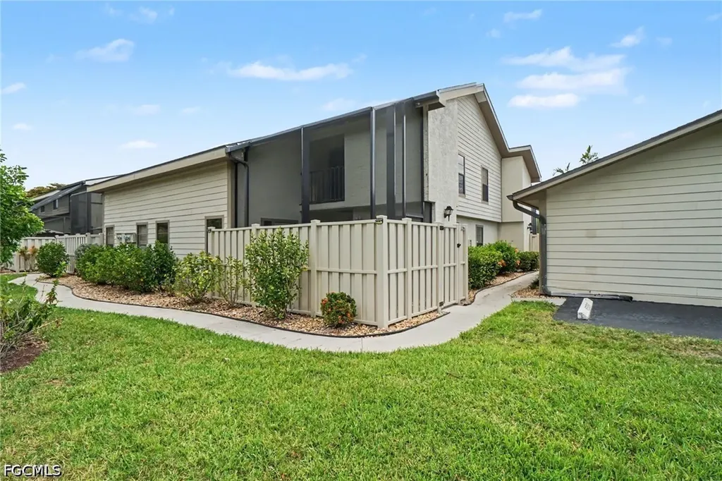 13204 Broadhurst Loop Fort Myers FL 33919