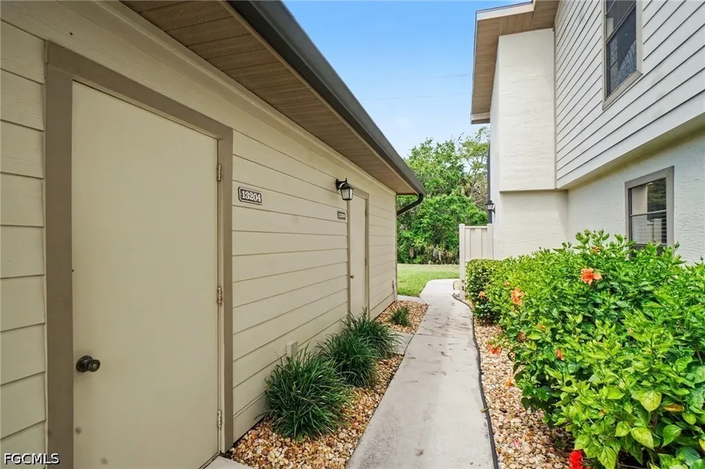 13204 Broadhurst Loop Fort Myers FL 33919