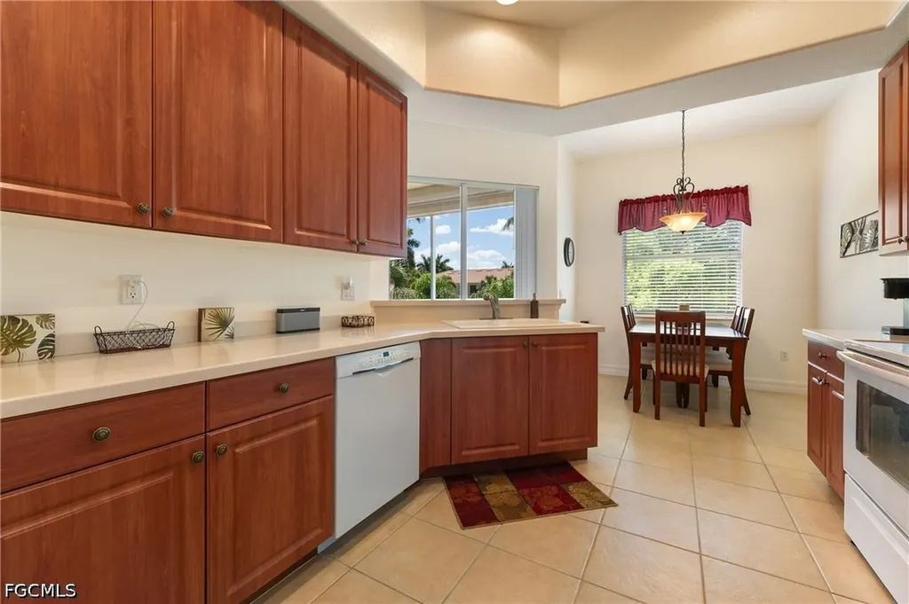 6011 Jonathans Bay Circle Fort Myers FL 33908