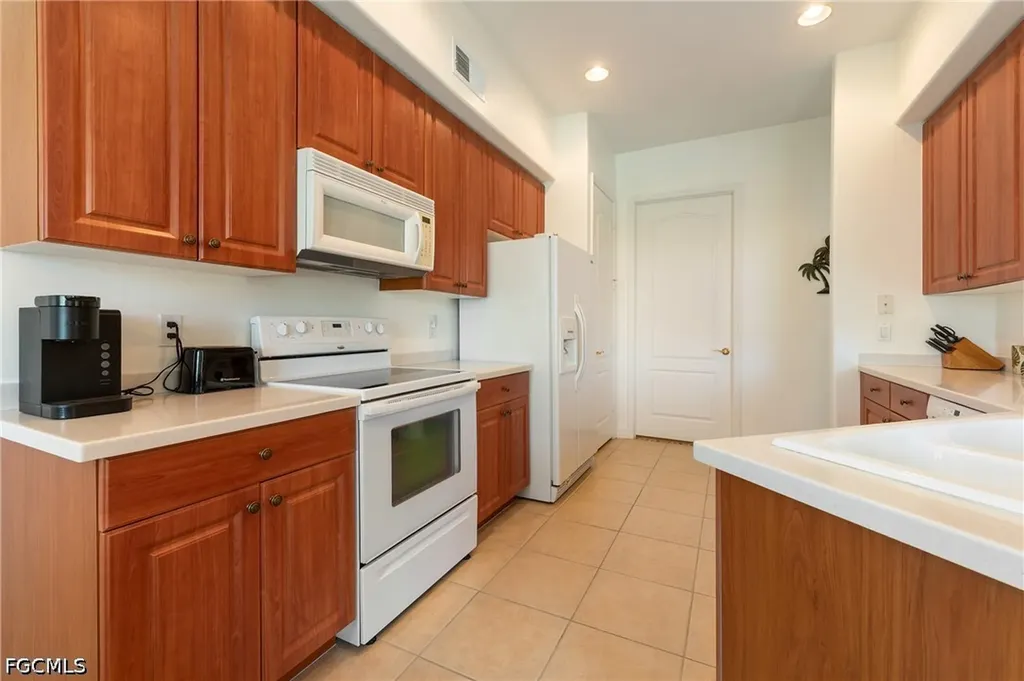 6011 Jonathans Bay Circle Fort Myers FL 33908