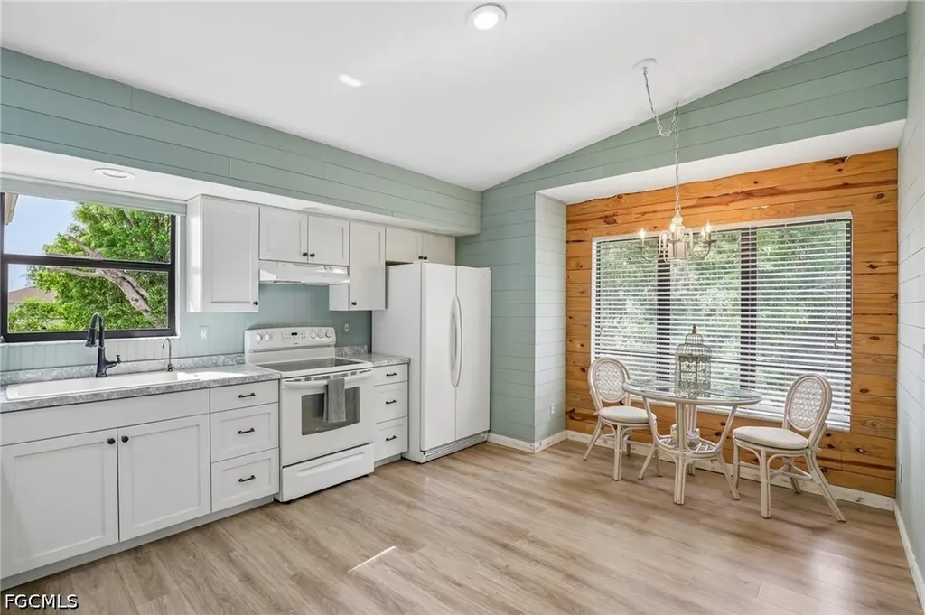 4539 Pine Village Court St. James City FL 33956