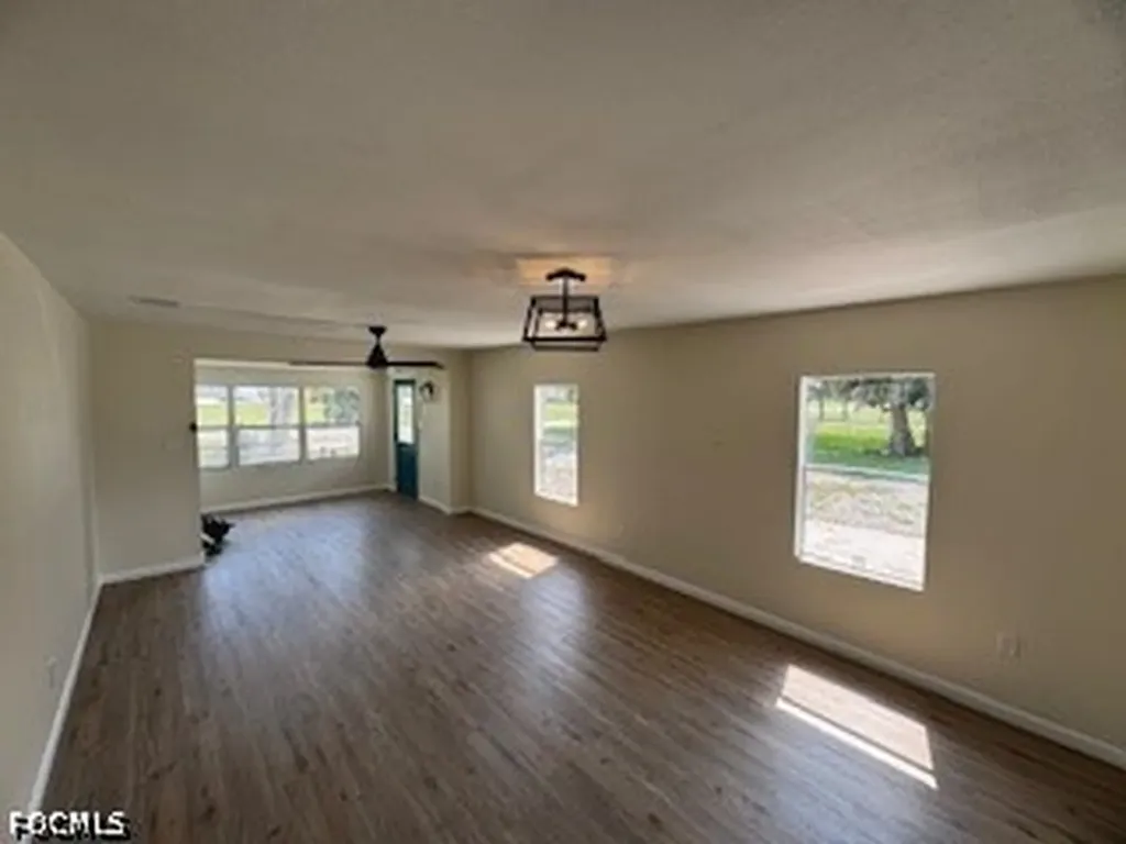 285 Avenue H NW Moore Haven FL 33471