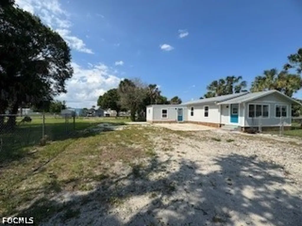 285 Avenue H NW Moore Haven FL 33471