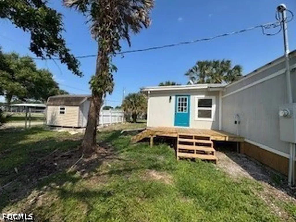 285 Avenue H NW Moore Haven FL 33471