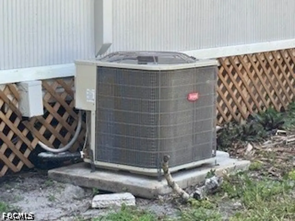 285 Avenue H NW Moore Haven FL 33471