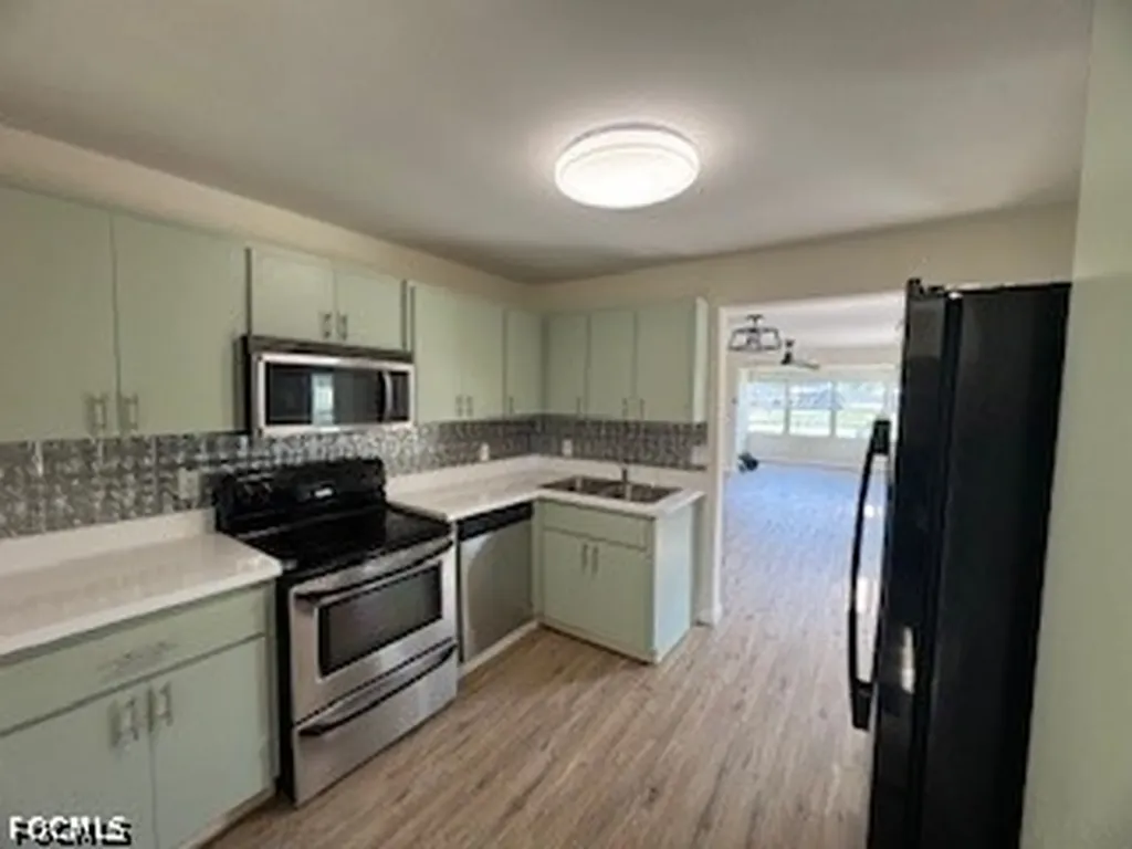 285 Avenue H NW Moore Haven FL 33471