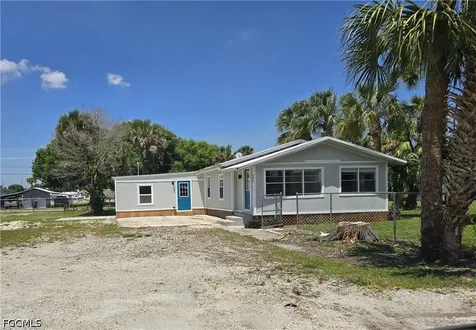 285 Avenue H NW Moore Haven FL 33471