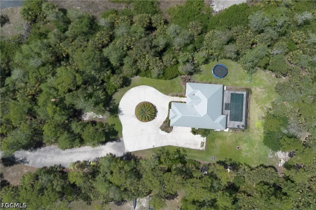 421 35th Avenue NE Naples FL 34120