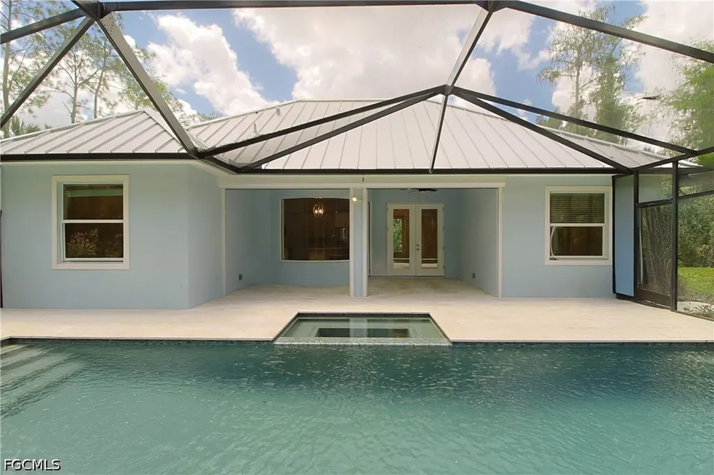 421 35th Avenue NE Naples FL 34120