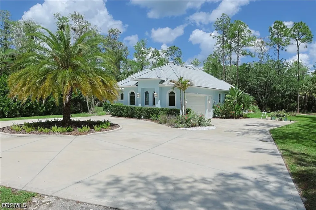 421 35th Avenue NE Naples FL 34120
