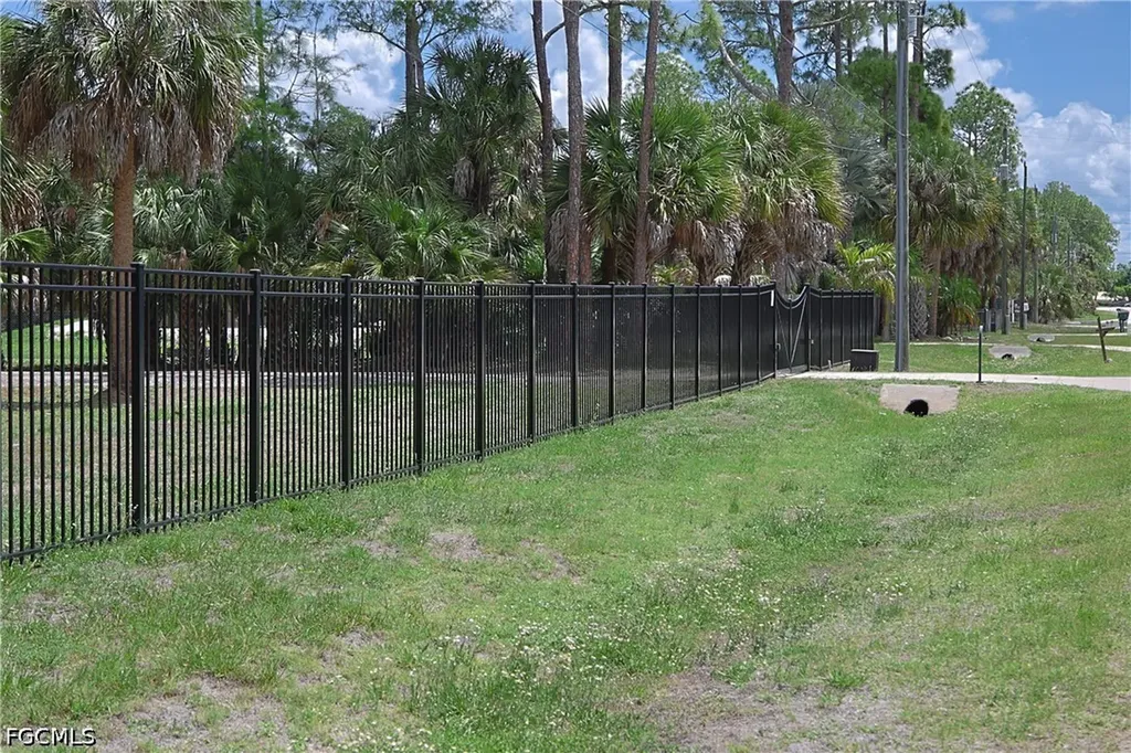 421 35th Avenue NE Naples FL 34120