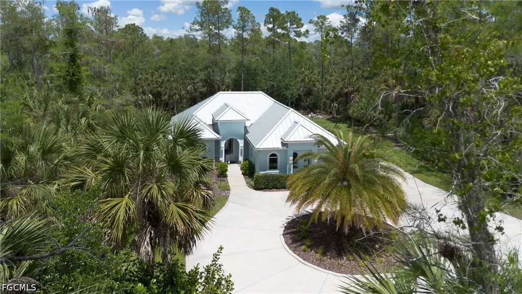 421 35th Avenue NE Naples FL 34120