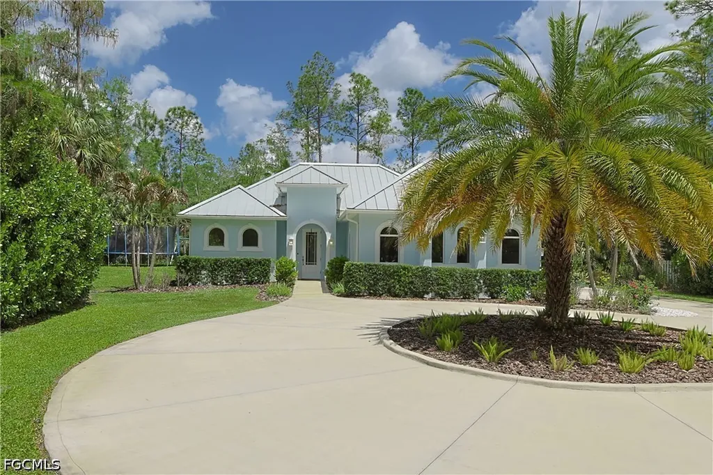 421 35th Avenue NE Naples FL 34120