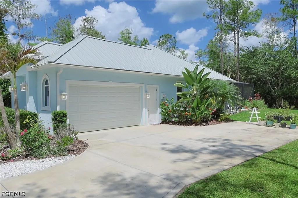 421 35th Avenue NE Naples FL 34120