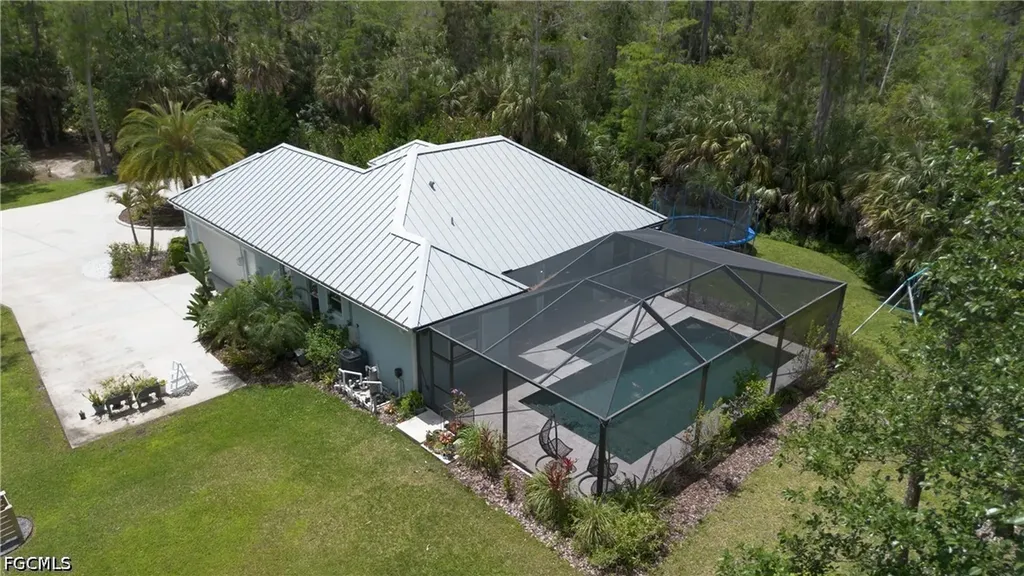 421 35th Avenue NE Naples FL 34120
