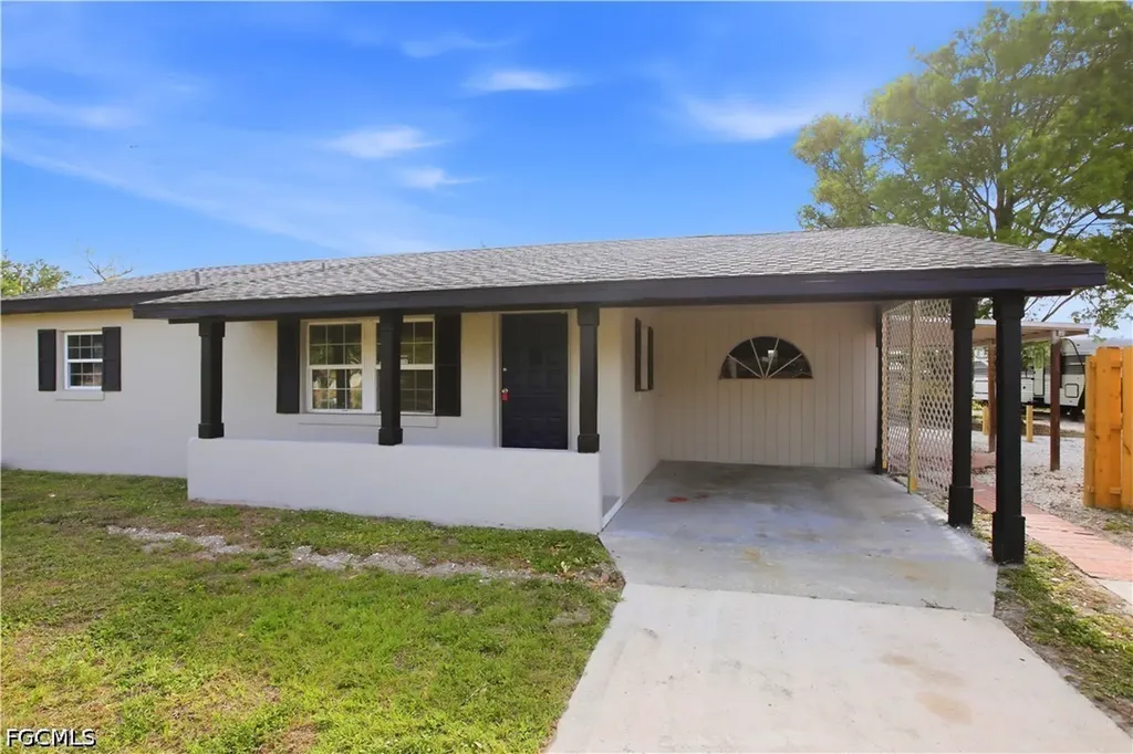 1640 Daniels Drive North Fort Myers FL 33917