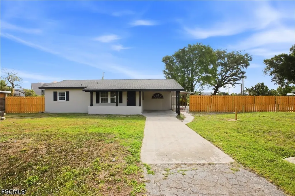 1640 Daniels Drive North Fort Myers FL 33917
