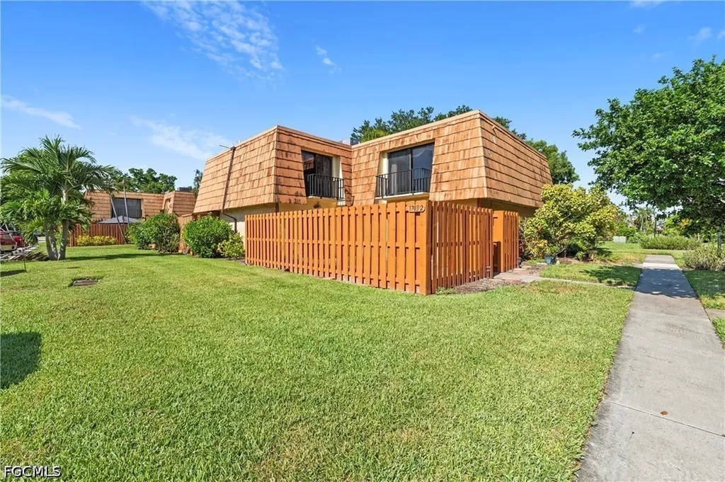 Fort Myers FL, 1703 Park Meadows Drive, Unit 2